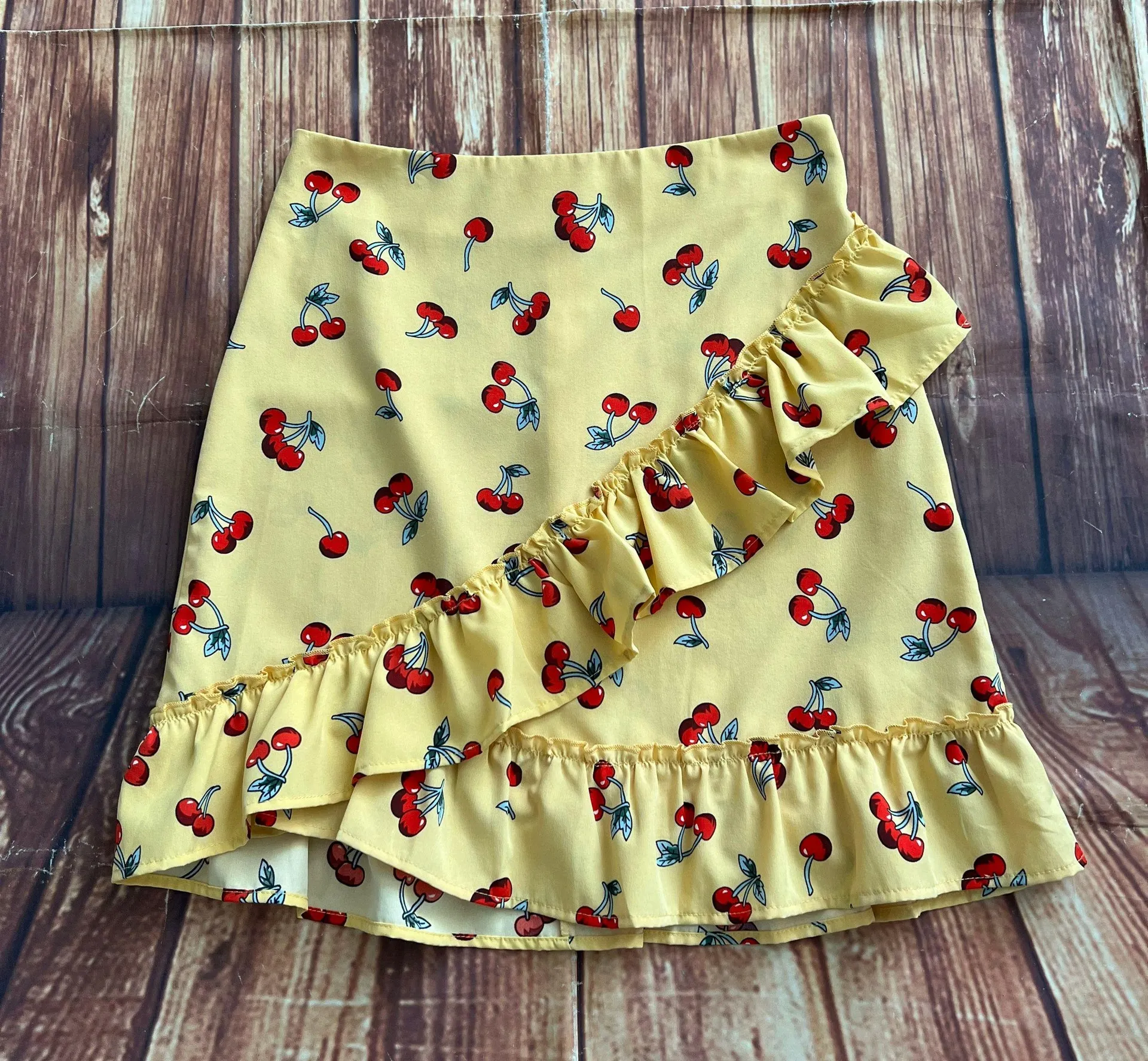 Women’s Cherry Print Yellow Ruffle Hem Skirt Size Small - Image 3