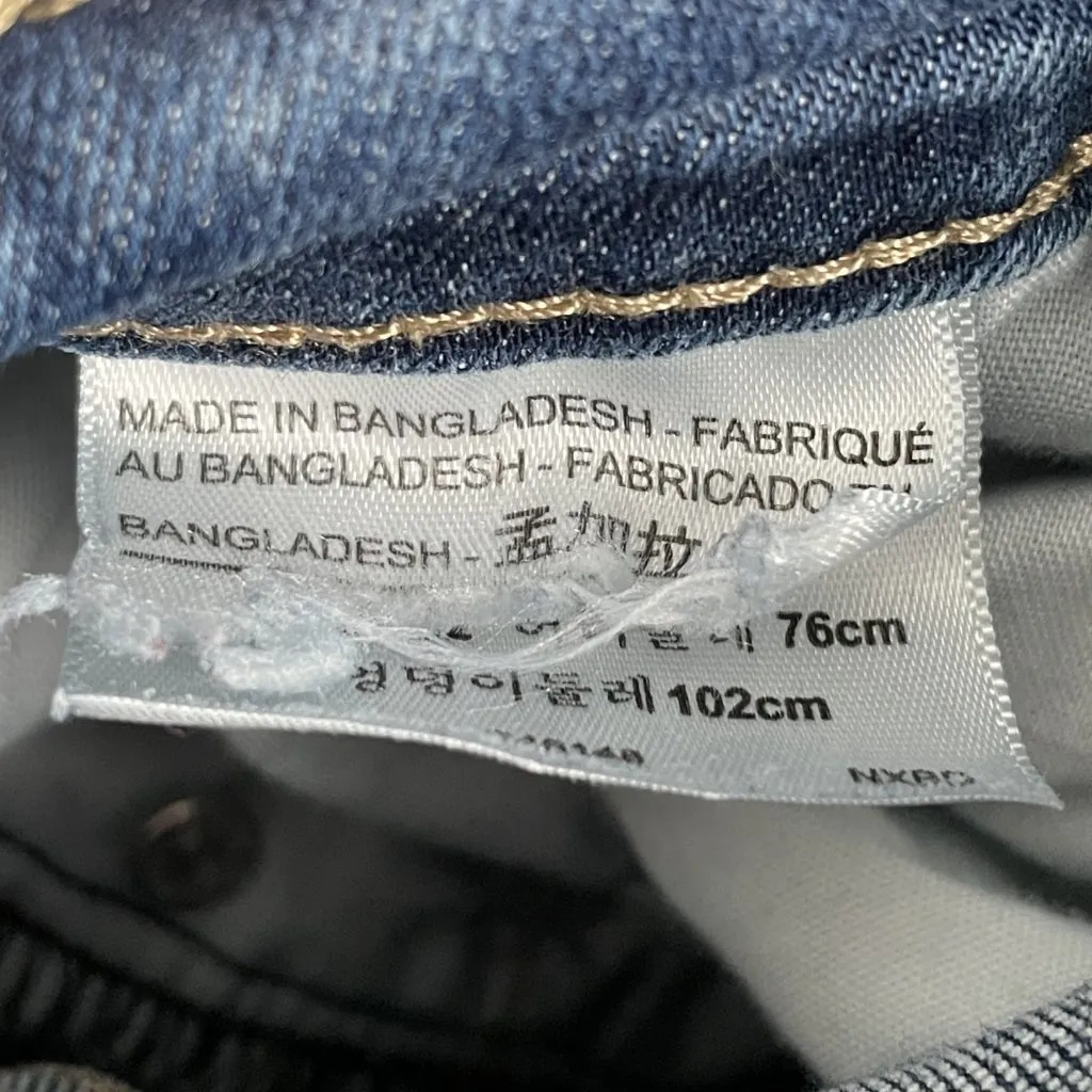 Signature Levi Strauss High Rise Bootcut Jeans Women’s 10 W30 Medium Wash Blue - Image 9