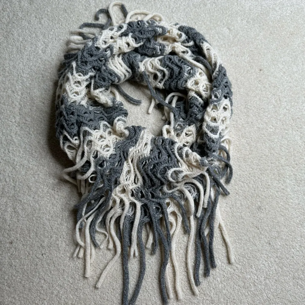 Gray and Cream Ruffled Knit Scarf with Fringe - Image 2