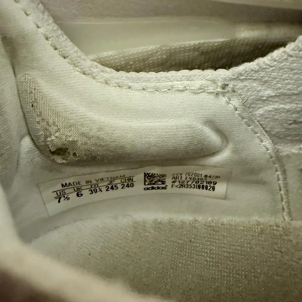 Women’s Adidas Ultraboosts - Image 3