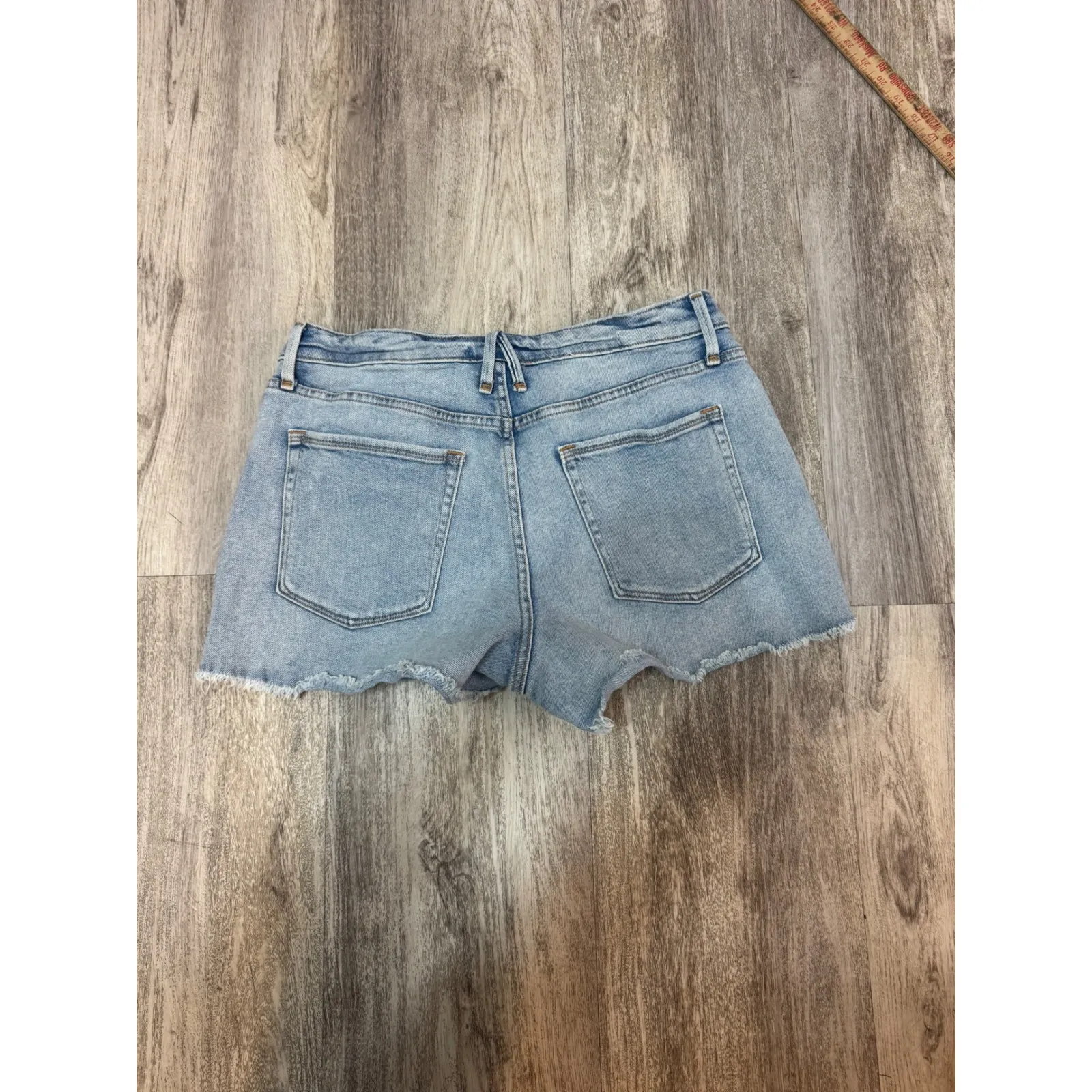 GOOD AMERICAN High Rise Denim Shorts Frayed Hem Light Wash Size‎ 12 - Image 2