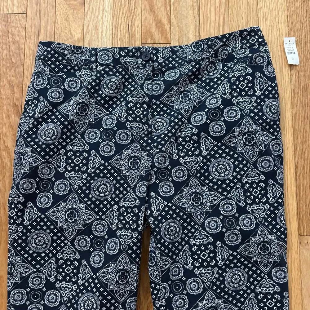 Talbots Navy and White Medalion Pants Size 12 NWT - Image 2