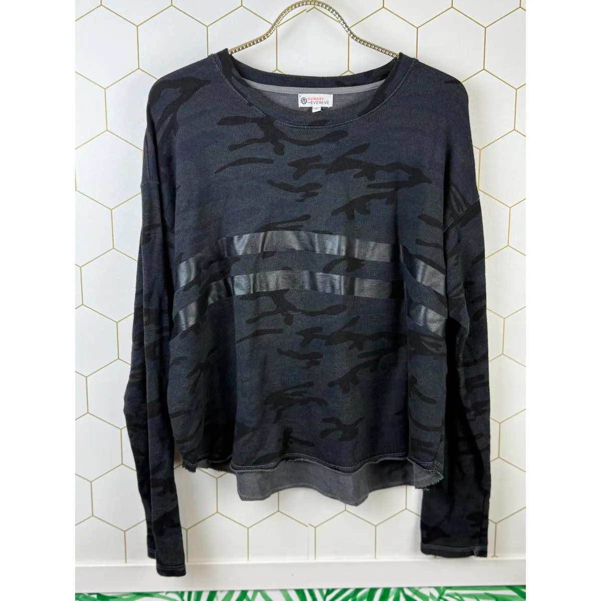 Sundry for Evereve Black Stripe Oversized Black Camo Sweatshirt - Size - 1 - Image 6