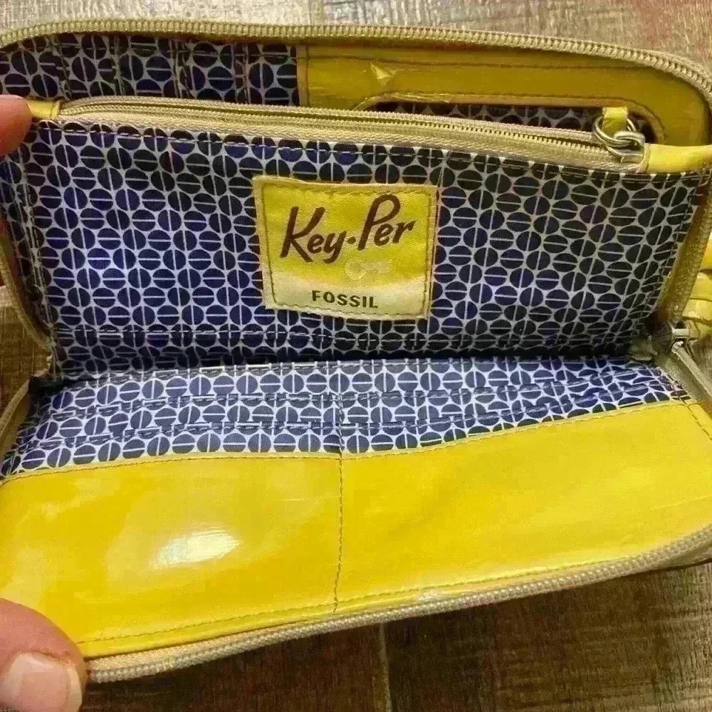 Fossil‎ key per beige zip up flap card slots wallet - Image 7
