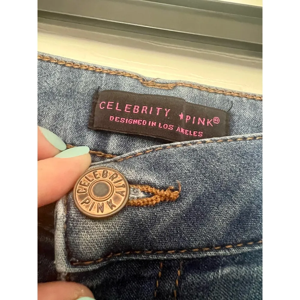 Women's Celebrity Pink Mid Rise Ankle Skinny Jeans with Pockets Size 5 Black Tag - Image 4