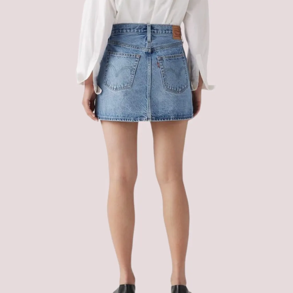 NWT Levi's Women's Icon Denim Mini Skirt - 34 - Image 2