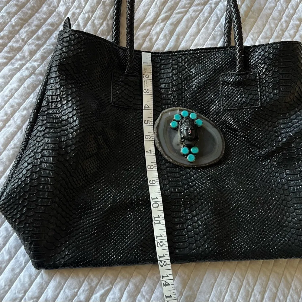 Embellished by Lynn Rosencrantz snake skin embossed large black bag faux leather - Image 12