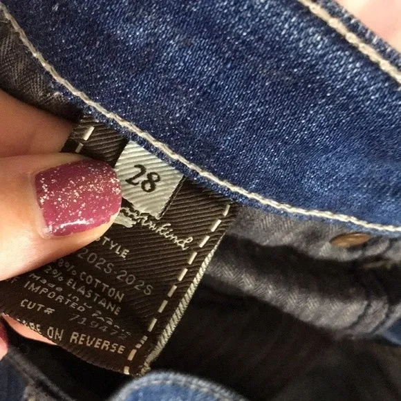 7 for all mankind distressed medium wash bootcut denim long denim jeans size 28 - Image 13