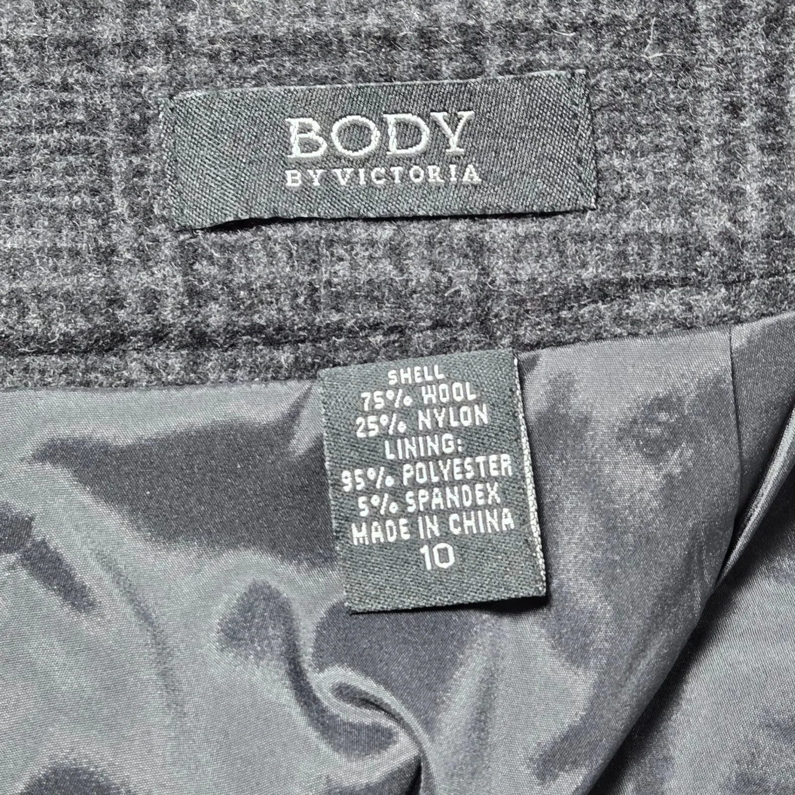 Body by Victoria Plaid Wool Blend Blazer Skirt Suit Set Size 10 Gray - Image 9