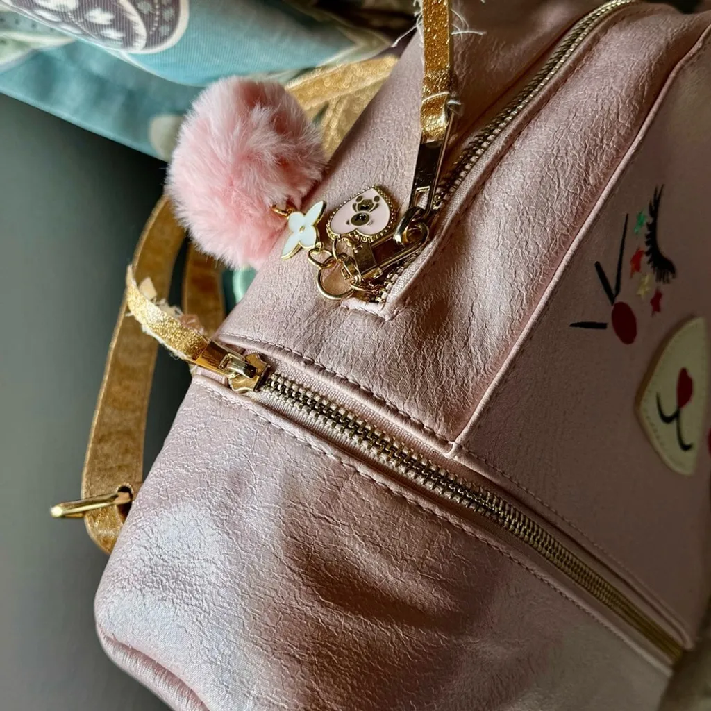 Under One Sky Kitty Cat Unicorn Pink Gold Glittery Backpack EUC - Image 3