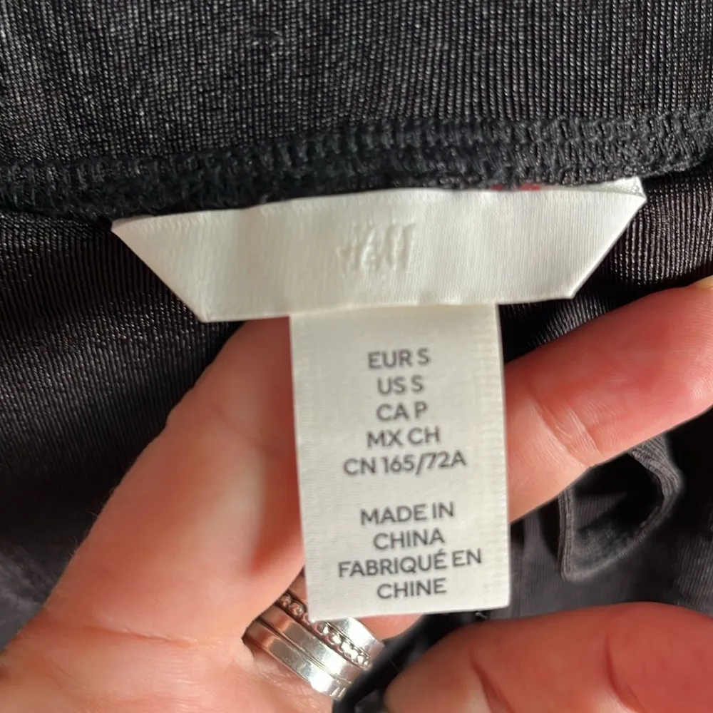 H&M JERSEY SKIRT With Ruched Front. Can wear as Strapless Dress - Image 3