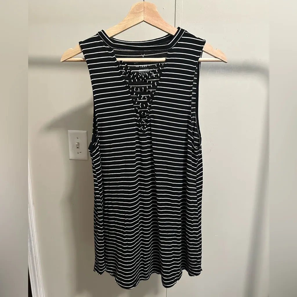 American Eagle Soft and Sexy Black and White Striped V-neck Tank Top size medium - Image 2