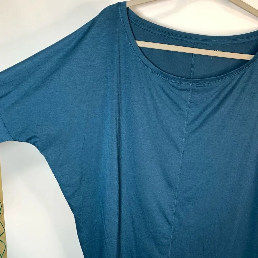 Athleta Bat Wing Top Size Medium - Image 4