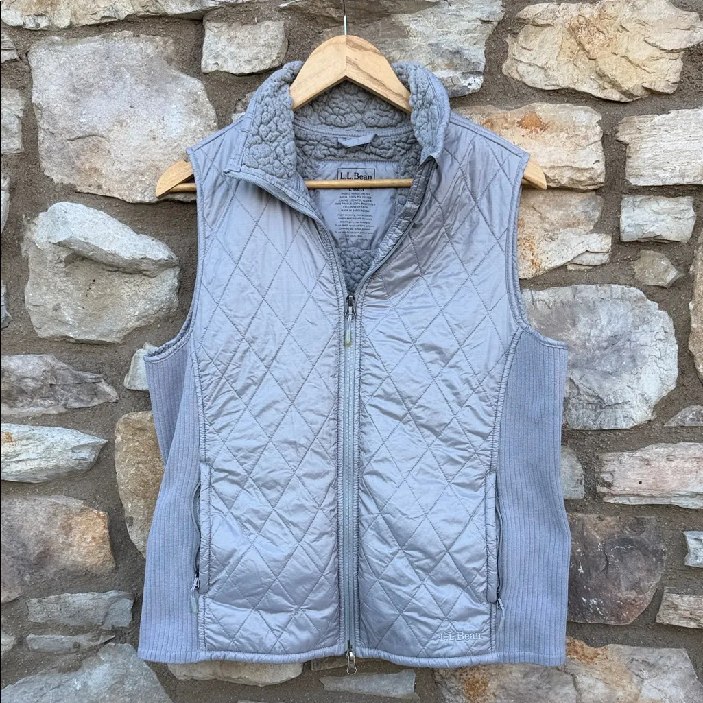 L.L. Bean Women's Light Gray Quilted Vest Size large - Image 2