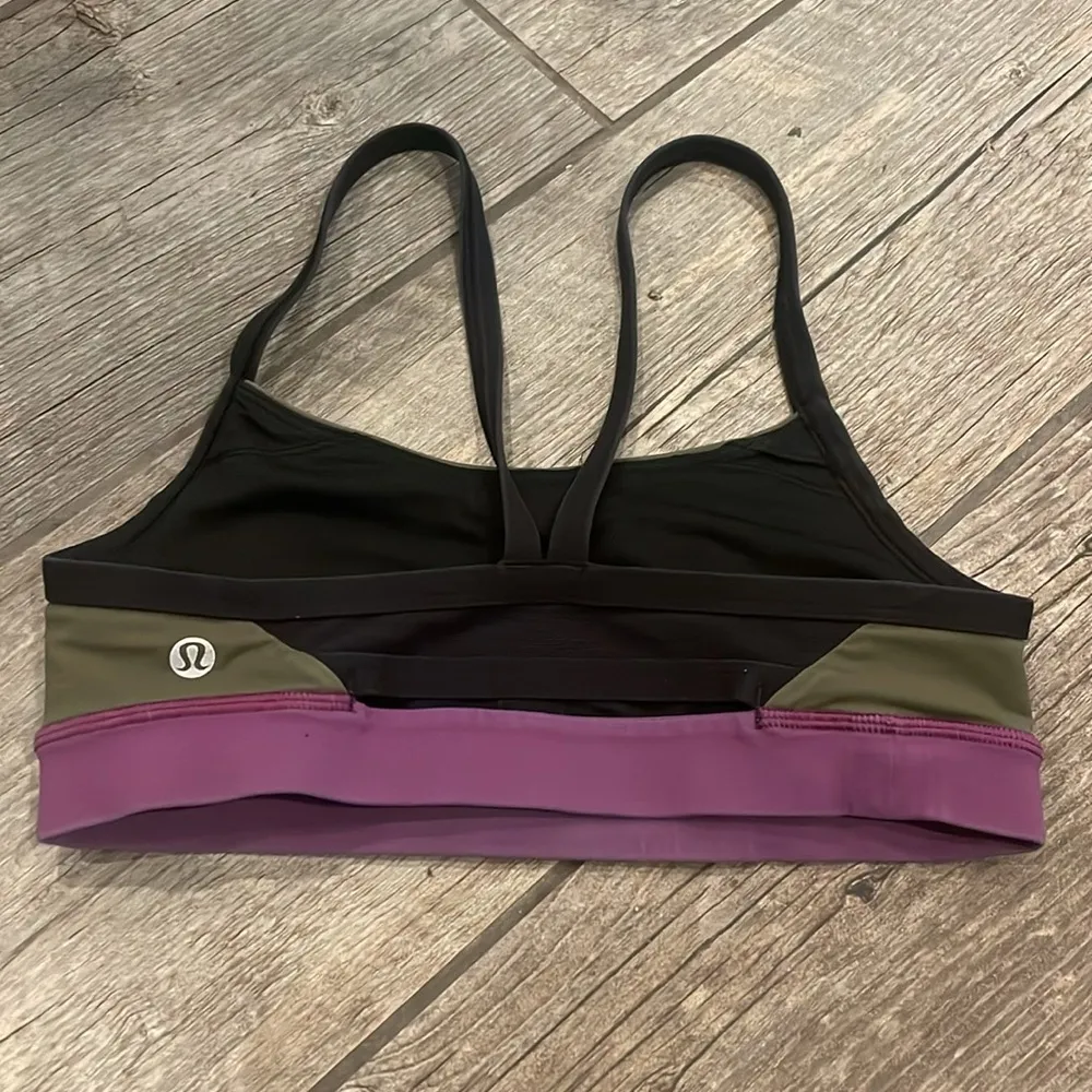 Lululemon Green and Pink Sports Bra Seamless Comfort - Image 3