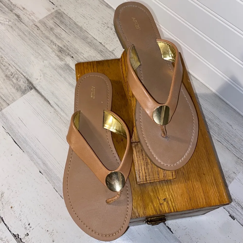 Apt. 9  thong sandals 8 - Image 2