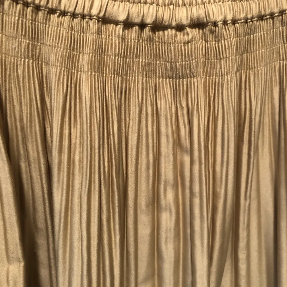 Gold Tiered Maxi Broom Skirt Sz. M Buttin Front Silky Feel - Image 5