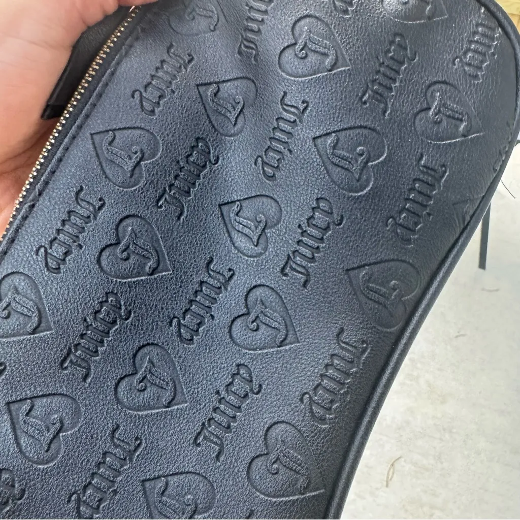 Juicy Couture Black and Pink Shoulder Bag - Image 7