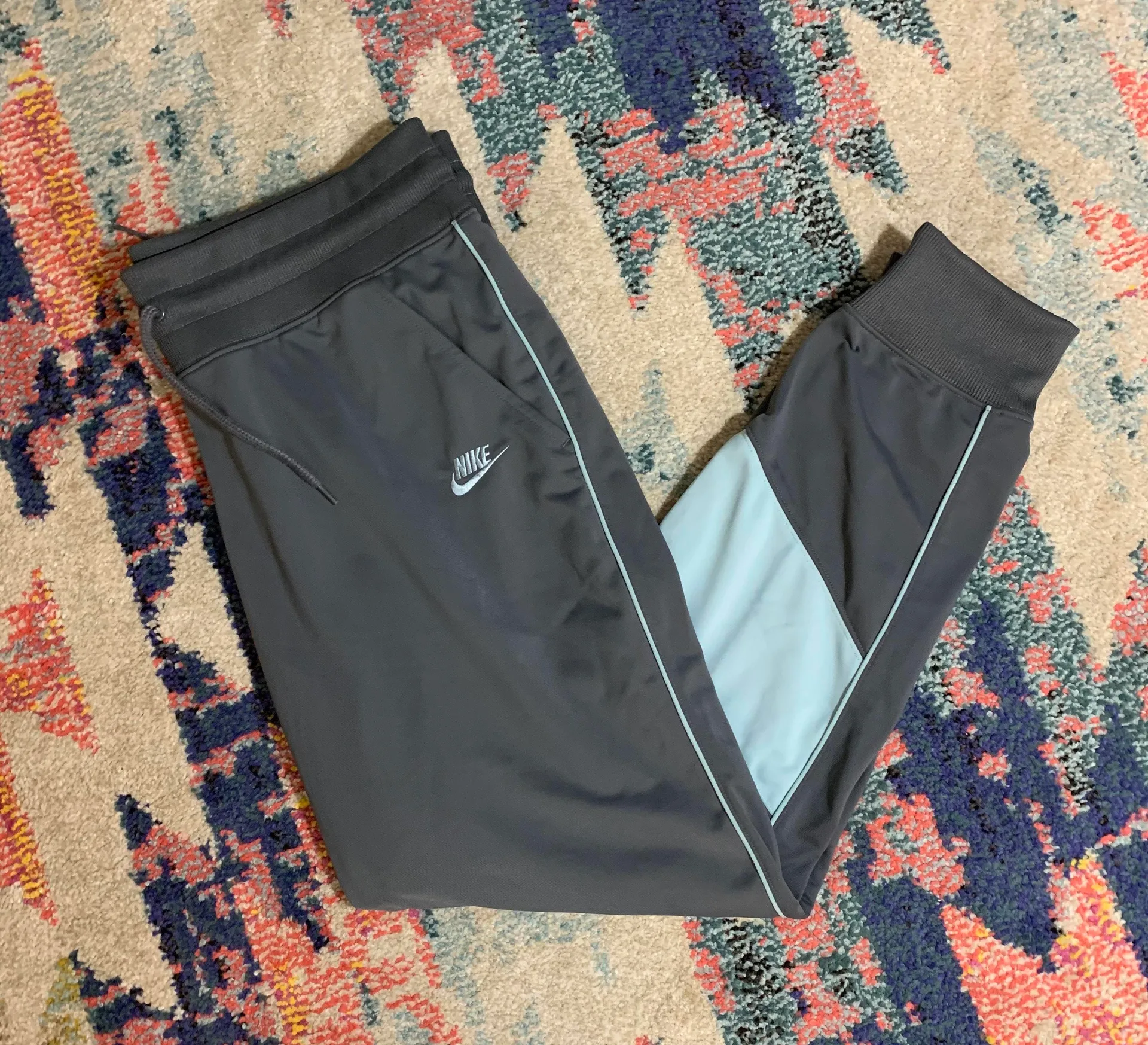 Nike Heritage Track Pants - Image 4