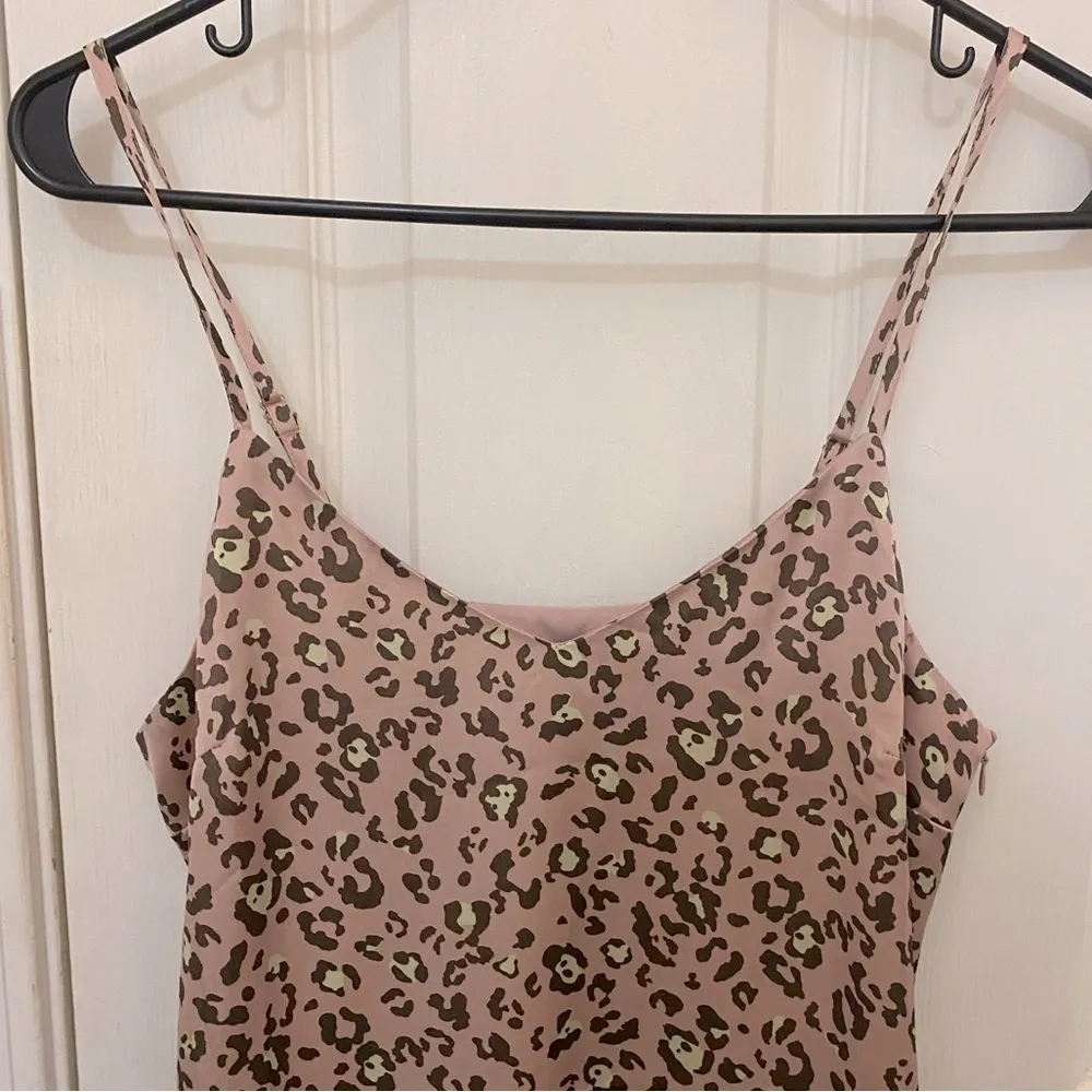 Pink Leopard Print Spaghetti Strap Slip Dress with Ruffle Hem - Image 4