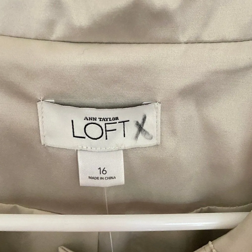 NWT Loft  Pleated Collar and Sleeve Jacket Beige Size 16 - Image 4