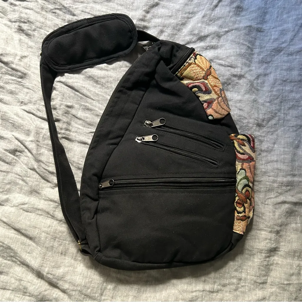 Vintage Sawyer Creek Floral Tapestry Pocket One Shoulder Sling Backpack - Image 3