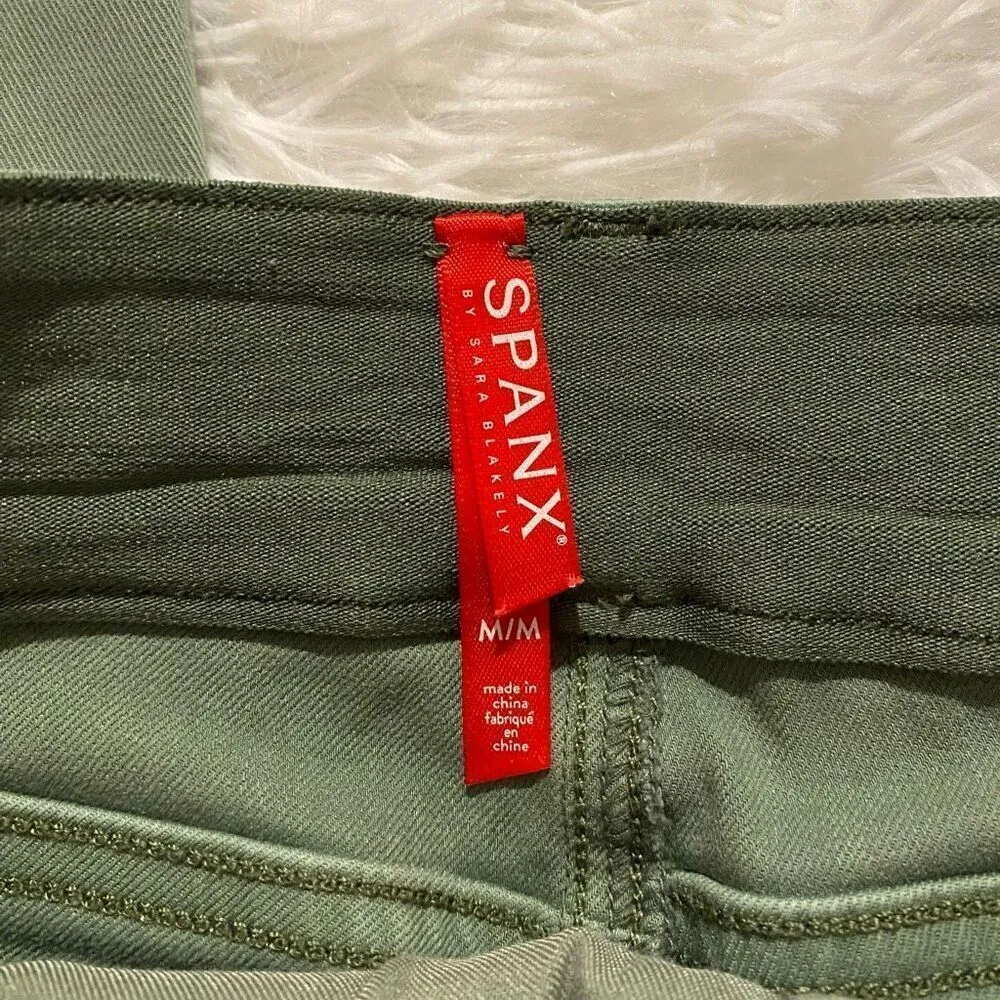 Spanx Stretch Twill Ankle Cargo Pant in Soft Sage Green Medium - Image 7