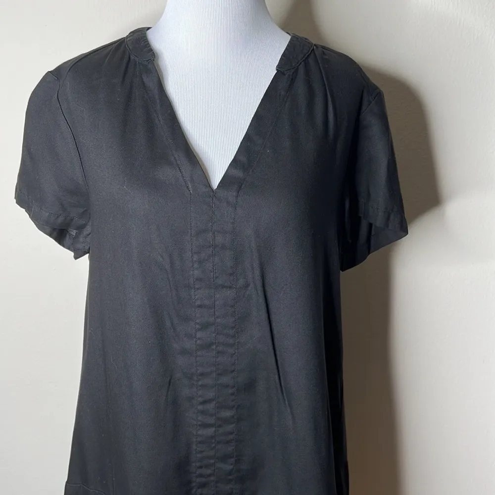 Amour Vert Black V-Neck Shift Dress - Image 2