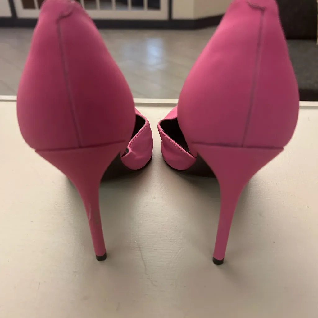 Heels Marc Fisher Hot Pink Heels 11 M
Great shape!!! - Image 4