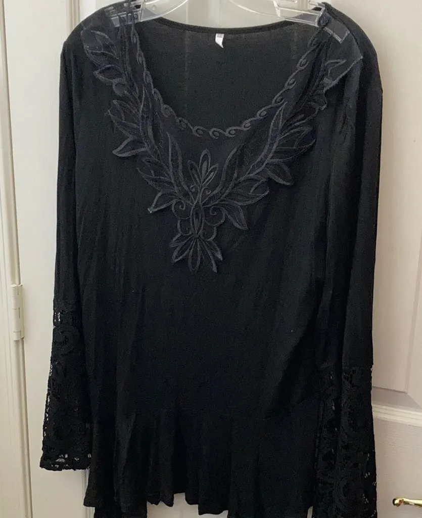 FINAL MARKDOWN Decorative ladies top xxl Black - Image 1