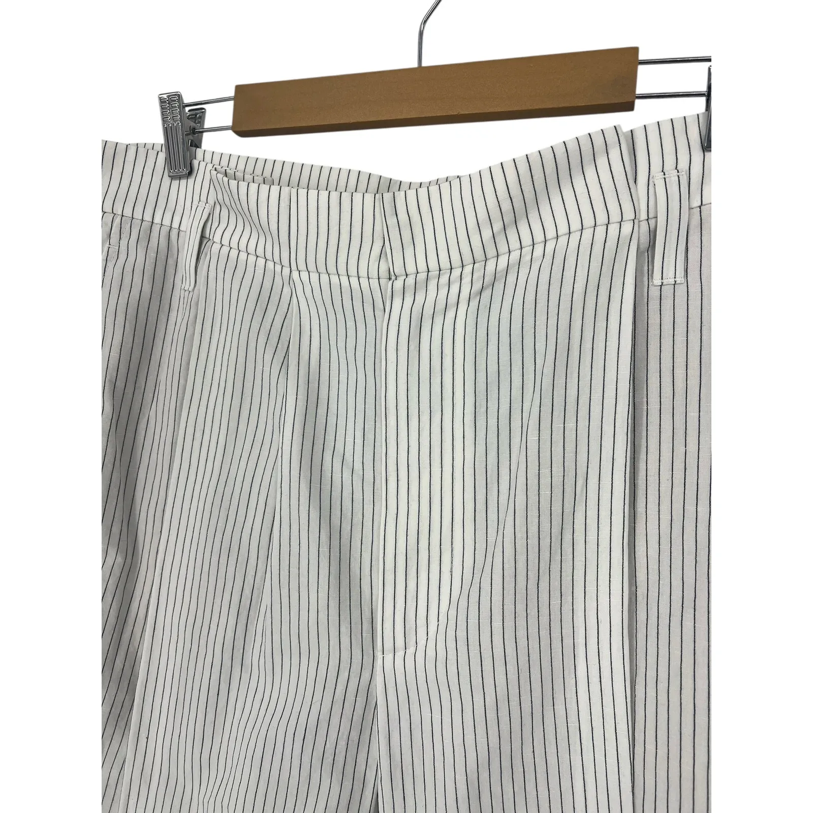 Brunello Cucinelli Pin Stripe Linen Blend Pants - Image 6