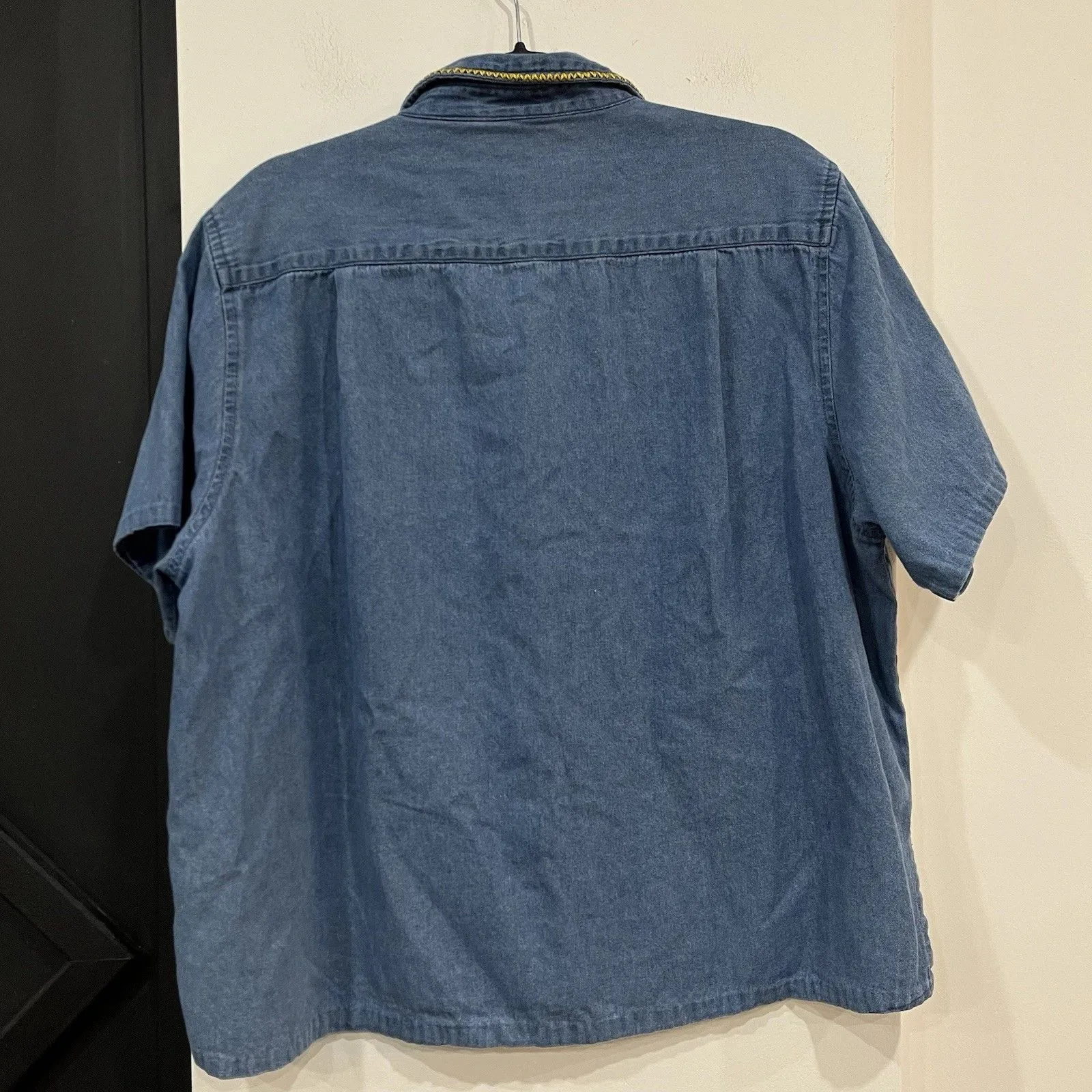 Vintage Women’s Fall Leaves Embroidered Denim Button Up Shirt Size XL Cottage Blue - Image 4