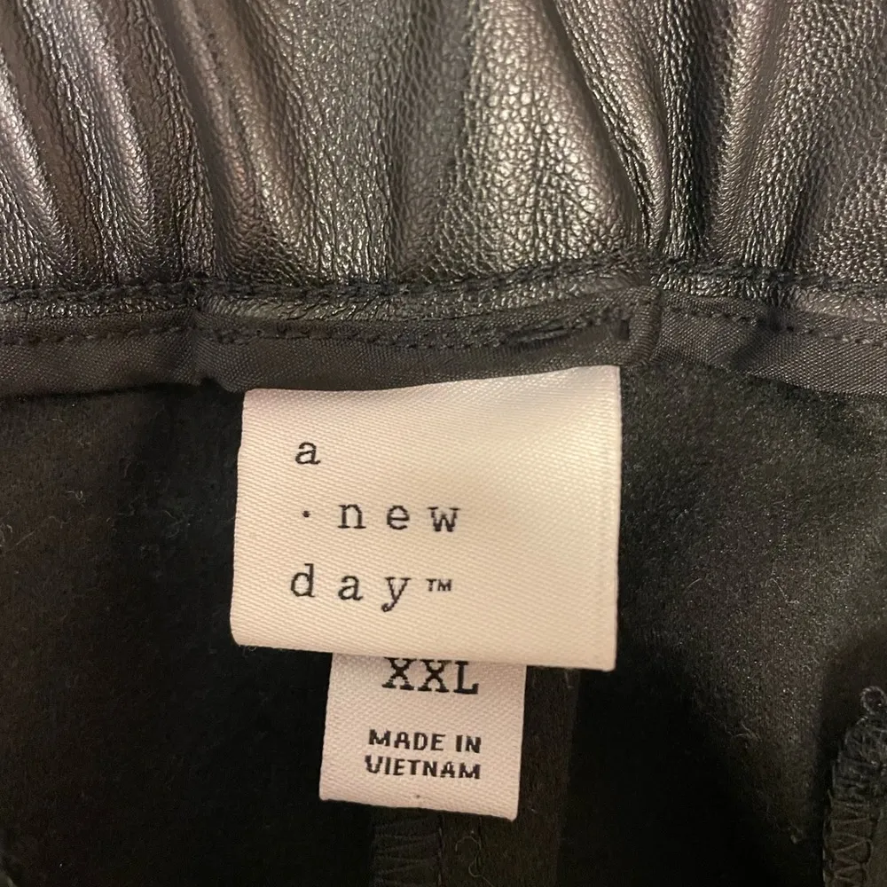 A New Day Womens Black Pleather Elastic Waist Plus Pants XXL - Image 5