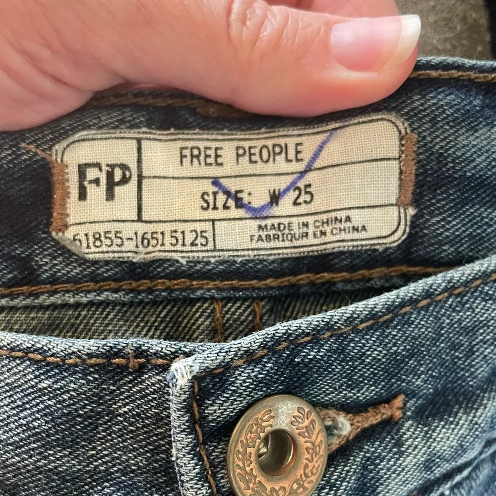 Free People womens button fly shorts sz 25 - Image 3