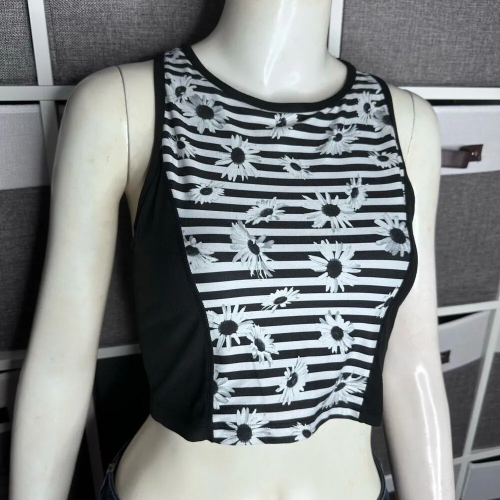 Betsey Johnson Stripe Daisy Floral Design Performance Crop Top Sports Bra - Image 13