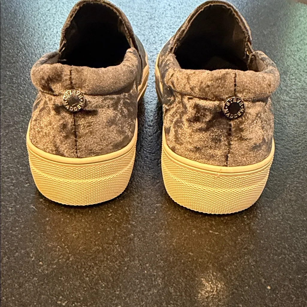 Steve Madden Shoes Women’s 8.5! Gema Crushed Velvet Slip On Sneakers Gray! - Image 5