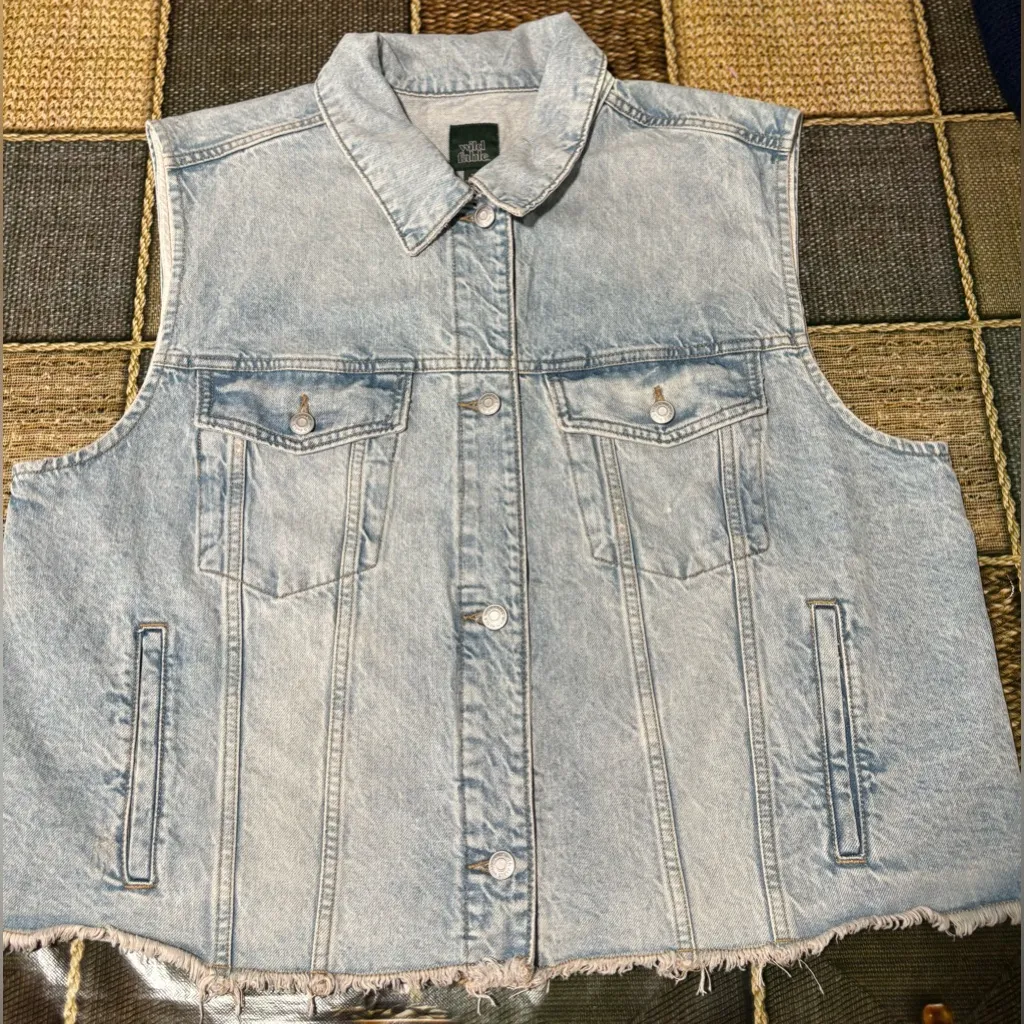❤️❤️Stylish Sleeveless Denim Vest size XL NWT❤️❤️ - Image 2