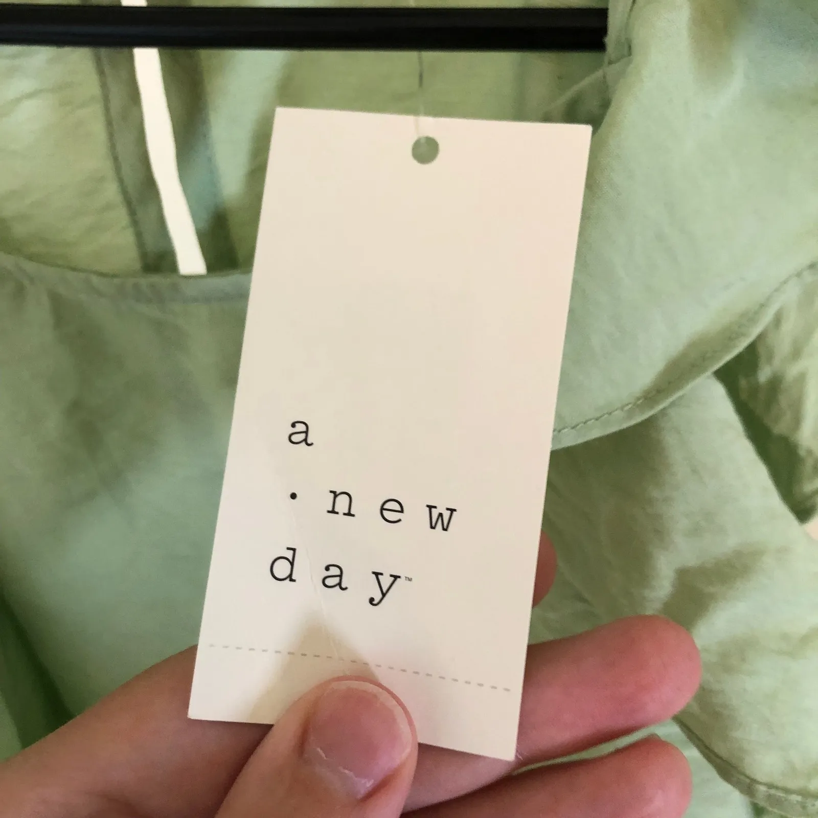 A New Day NWT Women's Green Ruffle Sleeveless Blouse Size M - Image 6