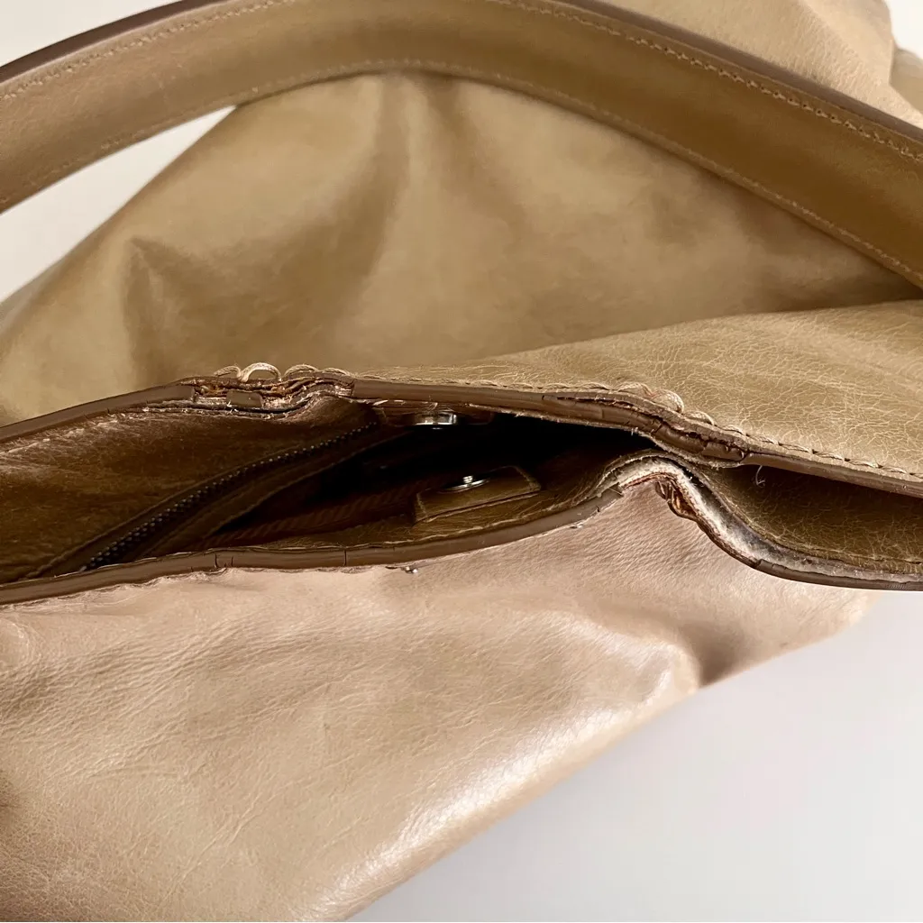 Vintage Prada Tan ‘Vitello Shine’ Leather Large Shoulder Bag - Image 12