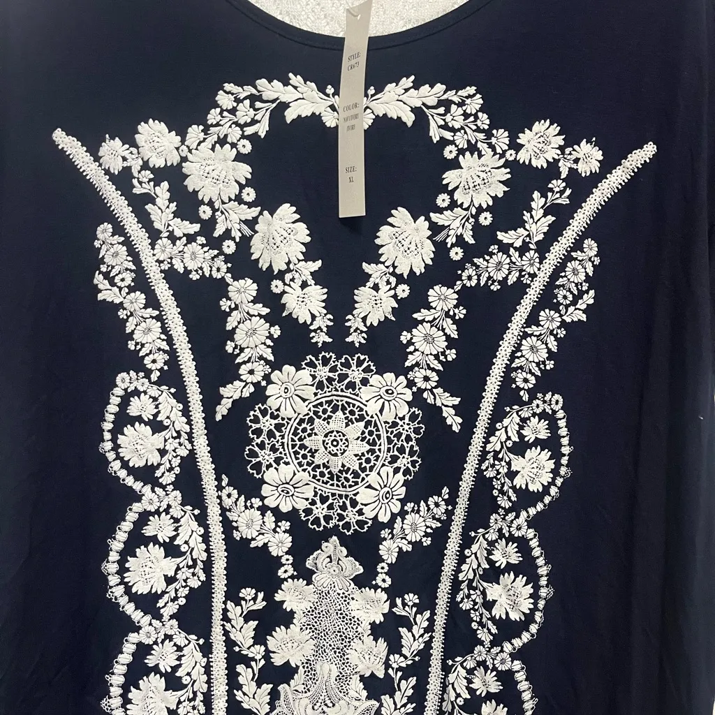 Carol Rose Black and White Floral Short Sleeve Top - Image 3