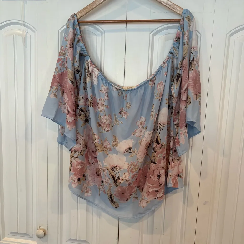 Oddy Blue Floral Off Shoulder Top Size‎ Medium - Image 2