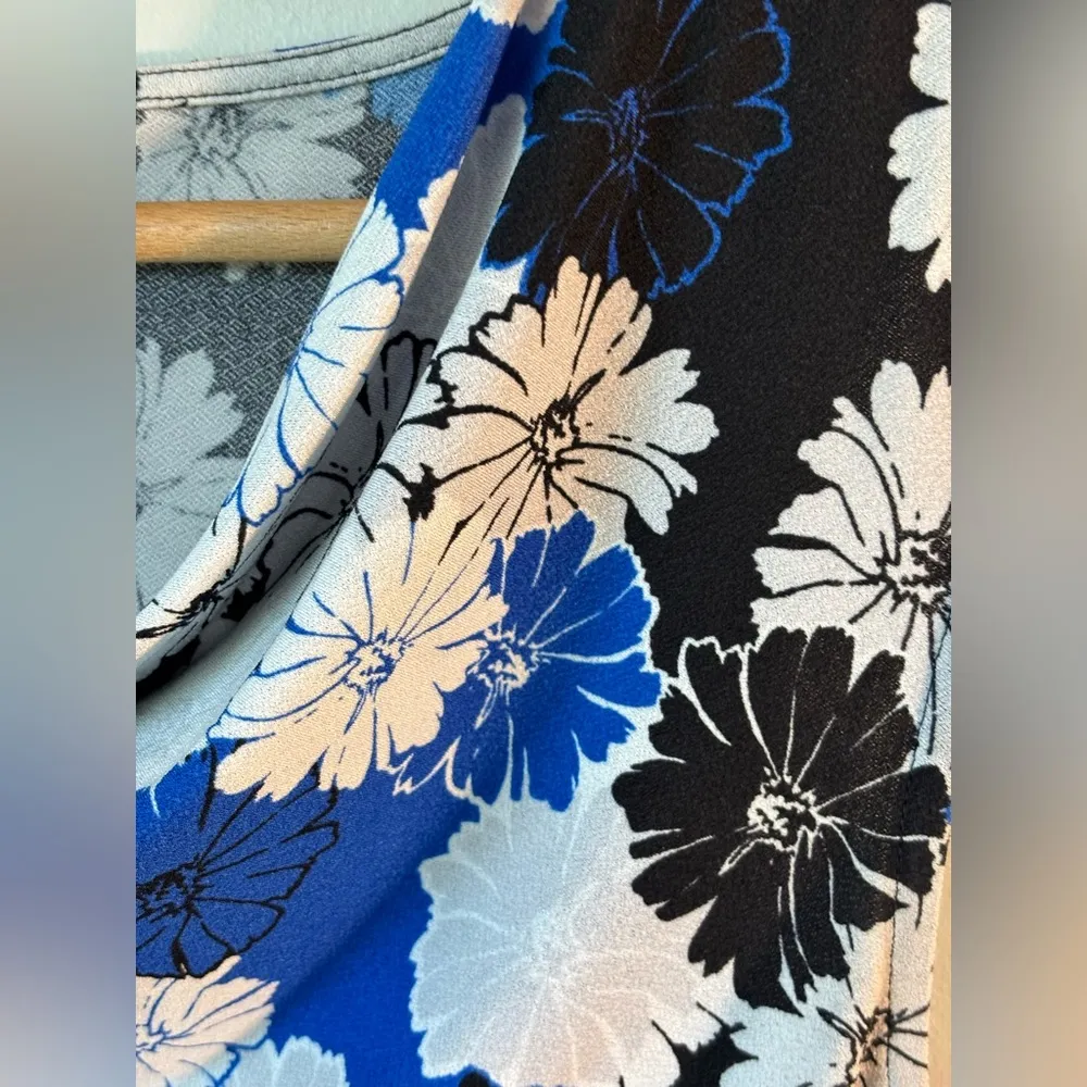 Ann Taylor Factory Black Blue Floral Tank Cowl Neck Ultra Flattering Size Medium - Image 4