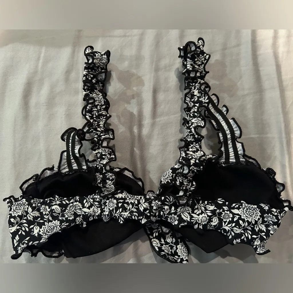 Xhilaration Black and White Floral Bikini Top - Image 3