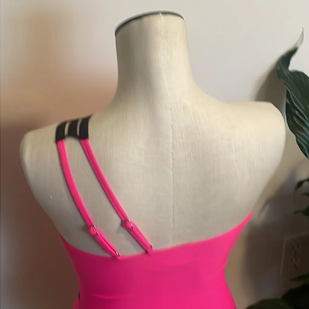 Cupshe swimwear one shoulder padded Hot pink black straps beachwear New Size XS - Image 4