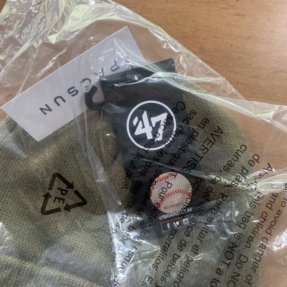 Authentic ‘47  Los Angeles Dodgers Basic Raised Knit Cuffed Olive Beanie - Image 4