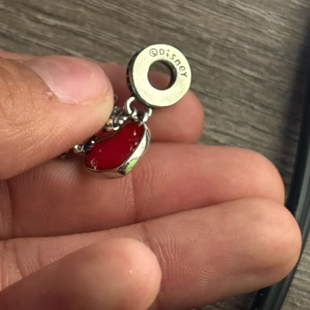 Pandora x Disney Mickey and Minnie Love Heart Dangle Charm - Image 3