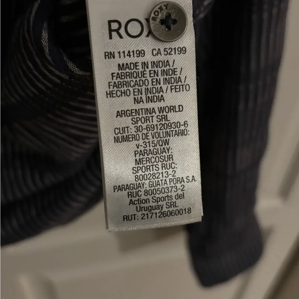 Roxy blouse. Size SP.  button and‎ tie front. - Image 6