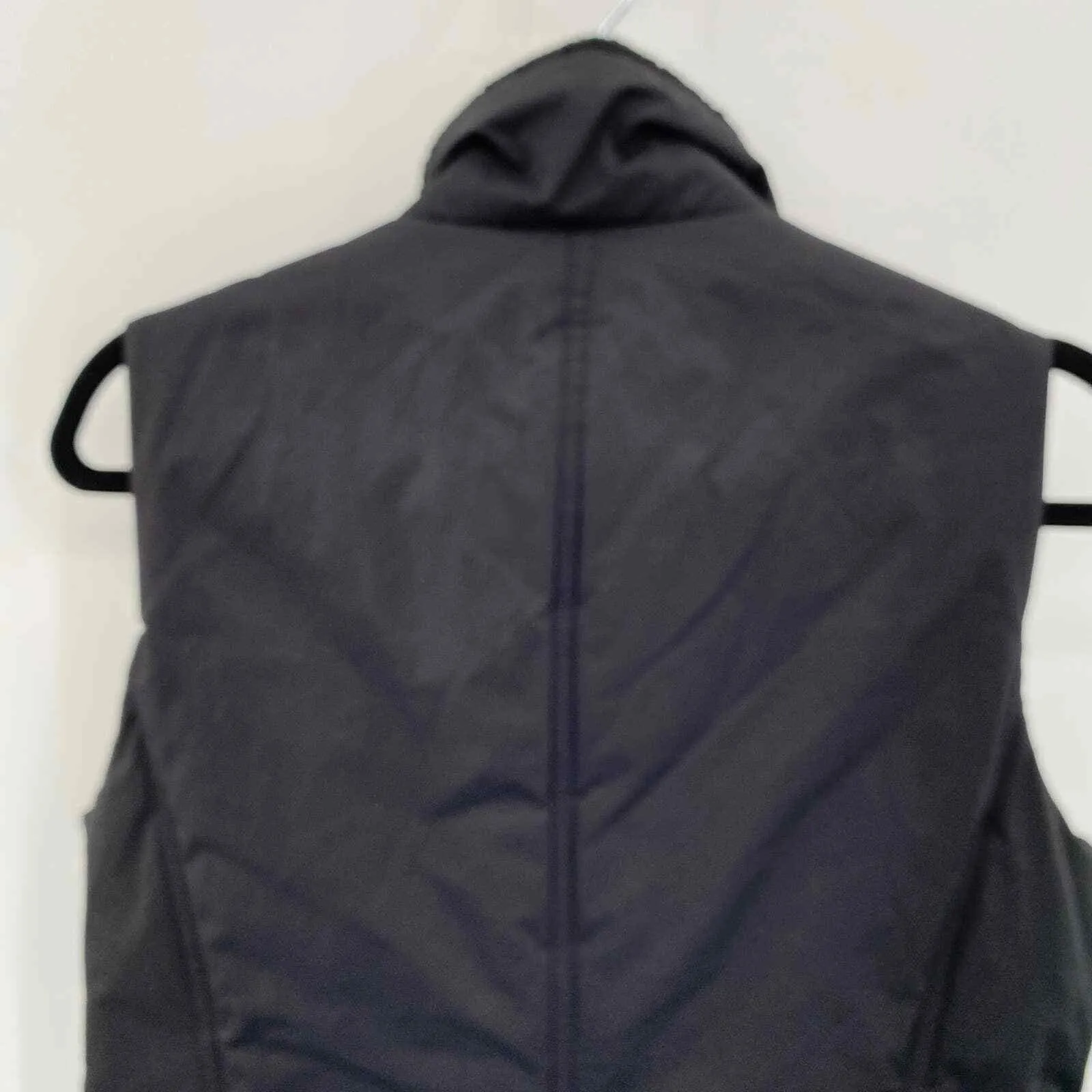 Banana Republic Puffer Vest Womens Medium Black Polyester Full zip Pockets - Image 4