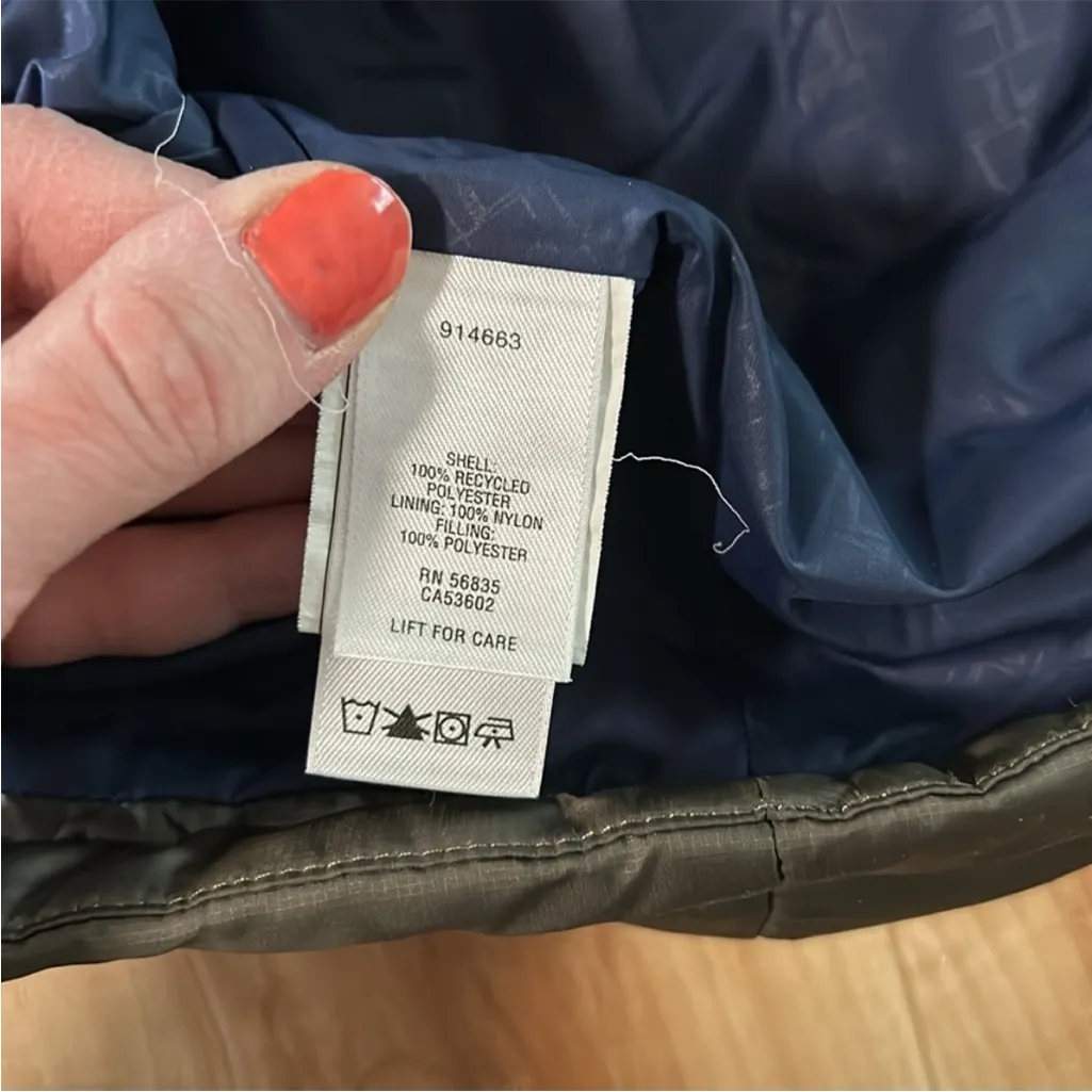 Cabela's Gray Quilted Vest - Image 6