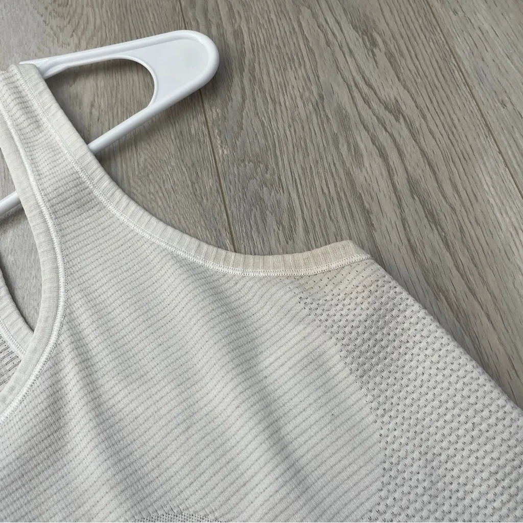 Lululemon Swiftly Tank Top White (size 6) racerback workout running activewear - Image 5